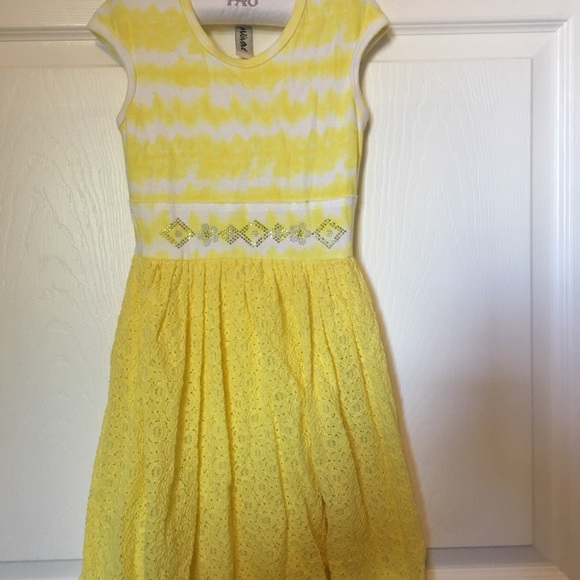 Other - Girl’s Yellow Dress Size 6